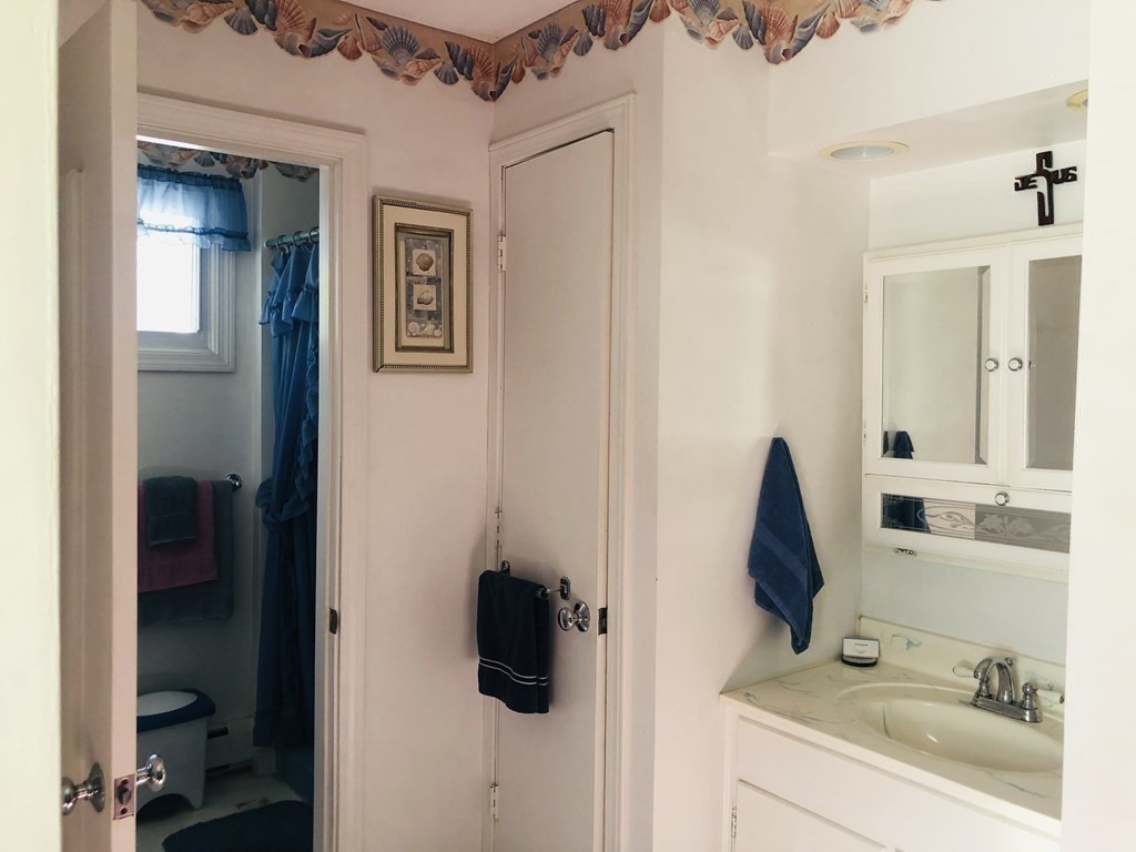 18 Laurelwood Road Sterling, MA 01564 - Photo 16 of 27 Gallery Image 16