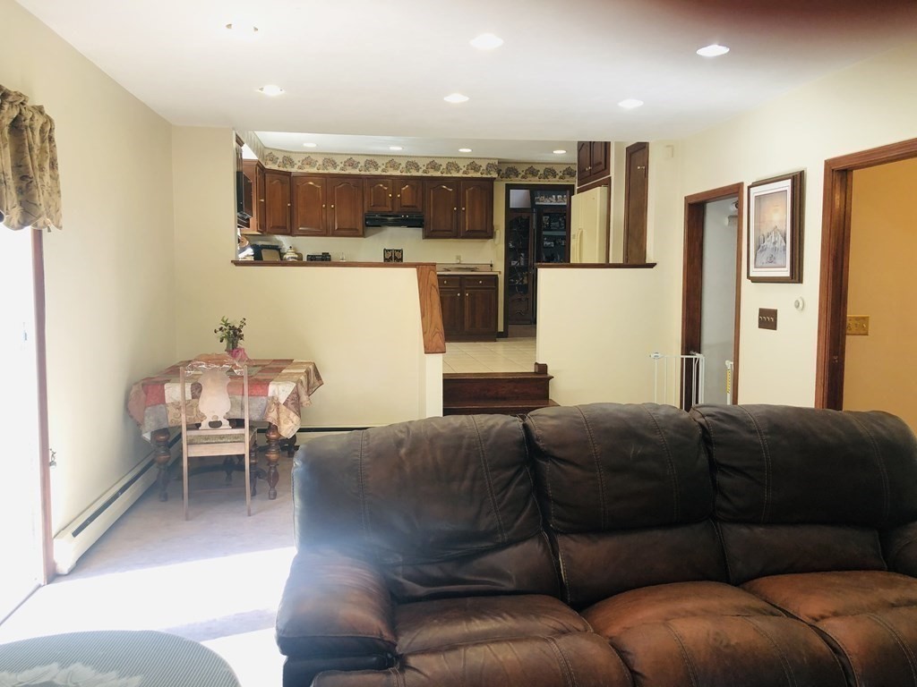 18 Laurelwood Road Sterling, MA 01564 - Photo 5 of 27 Gallery Image 5