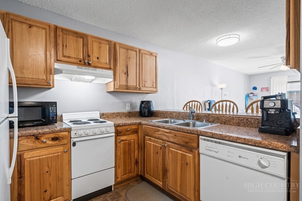 160 Zeb Street, Unit C104 Boone, NC 28607 - Photo 3 of 23 Gallery Image 3