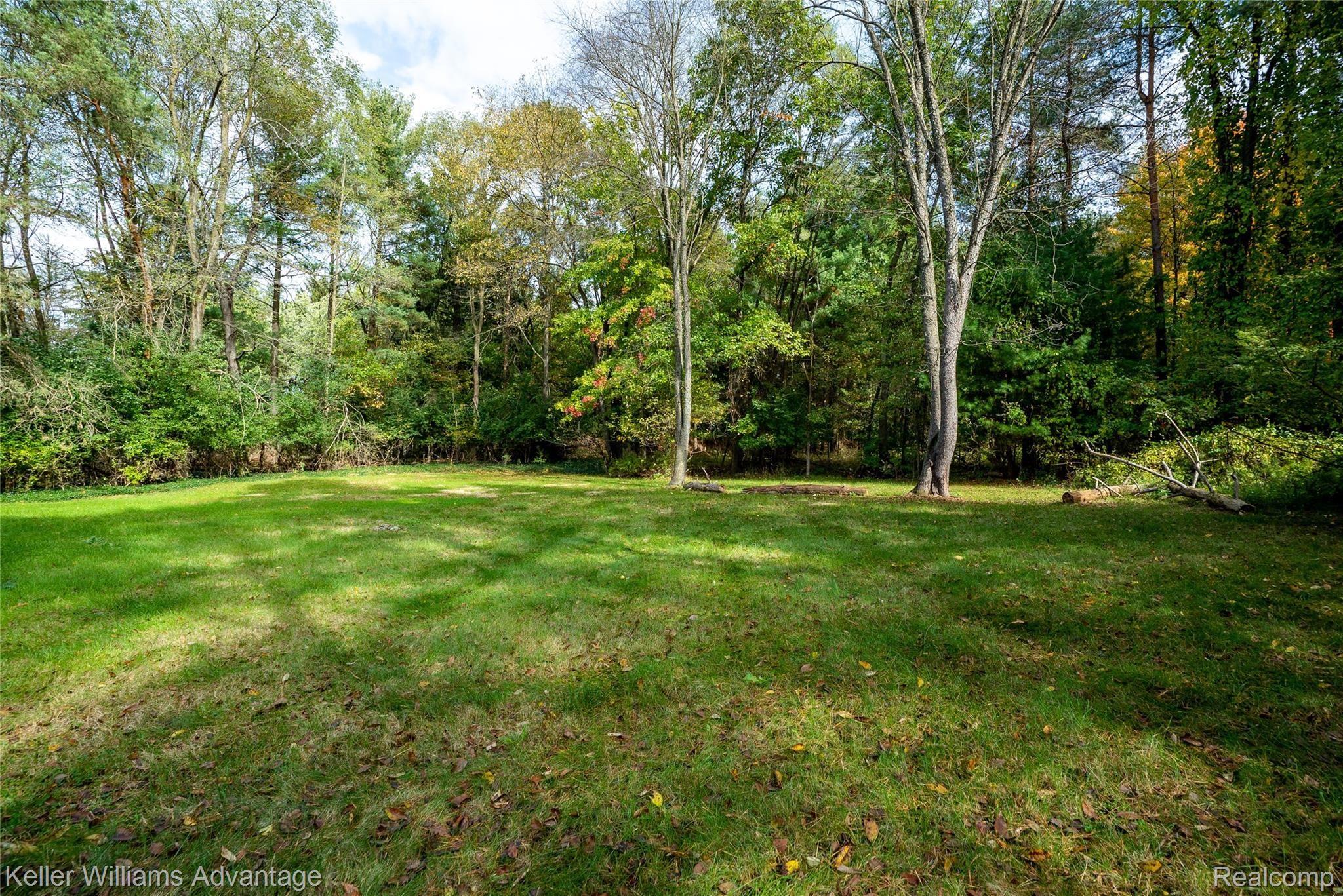 5403 Pleasant Valley Road Brighton, MI 48114 - Photo 12 of 24 PleasantValleyRd_5403_Back Yard 1.jpg