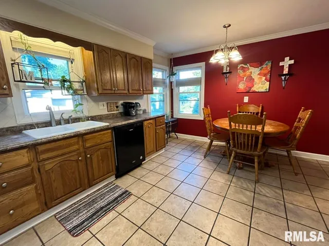 $145,000 | 1821 Maple Street, Quincy, IL 62301