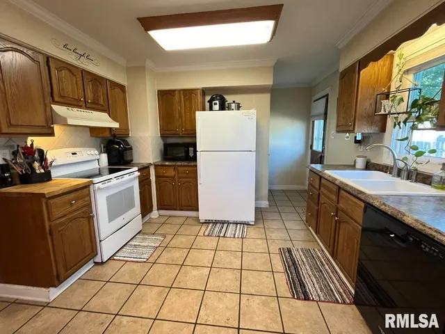 $145,000 | 1821 Maple Street, Quincy, IL 62301