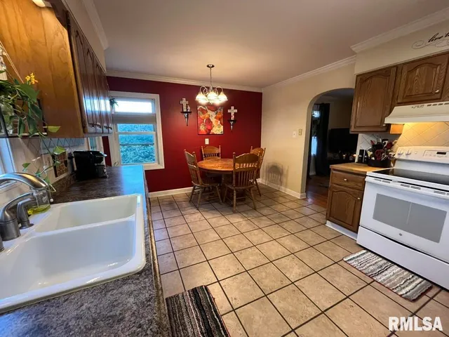 $145,000 | 1821 Maple Street, Quincy, IL 62301