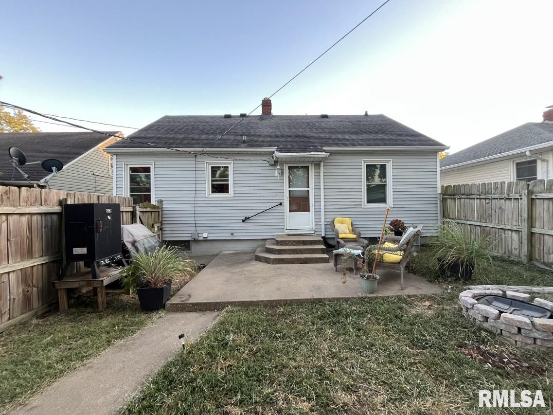 1821 Maple Street Quincy, IL 62301 - Photo 2 of 25