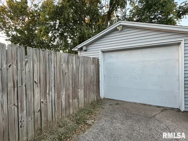 $145,000 | 1821 Maple Street, Quincy, IL 62301