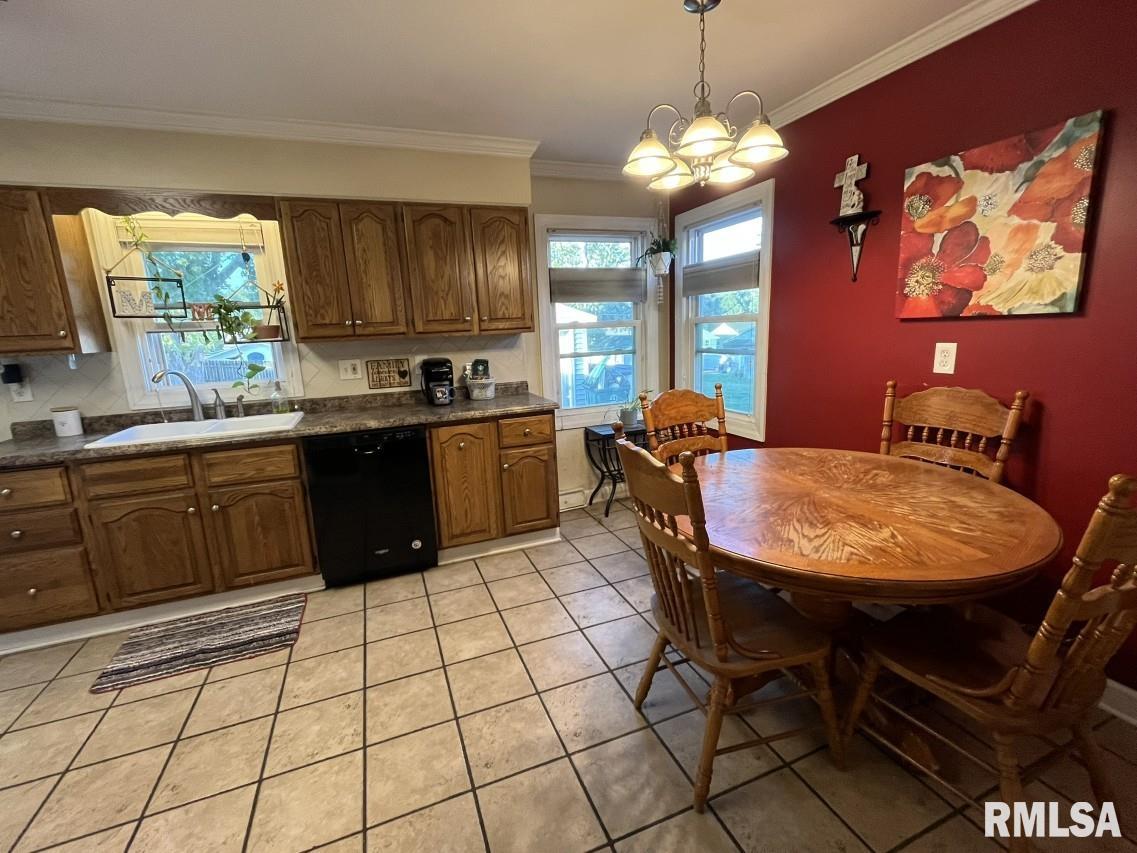 1821 Maple Street Quincy, IL 62301 - Photo 10 of 25