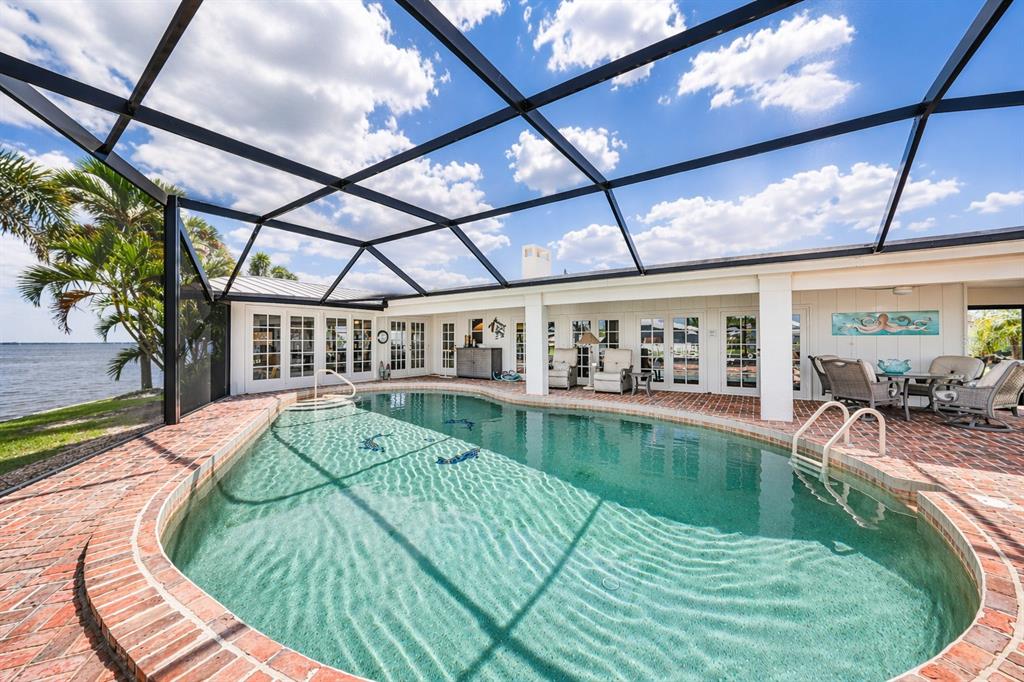 374 Severin Road Southeast Port Charlotte, FL 33952 - Photo 4 of 31 Gallery Image 4