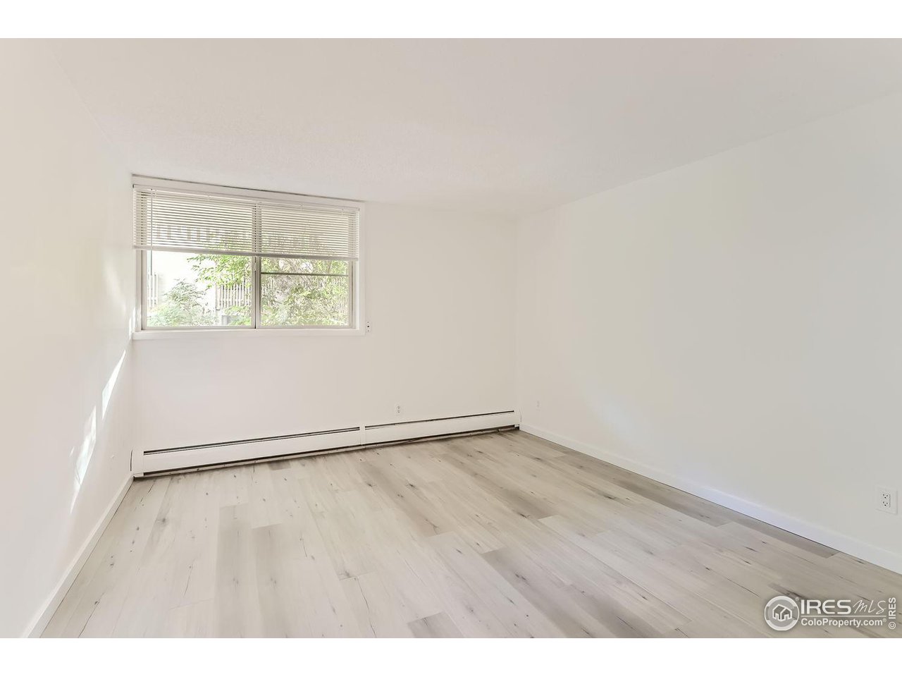 2707 Valmont Road, Unit 110B Boulder, CO 80304 - Photo 3 of 17 Living Room