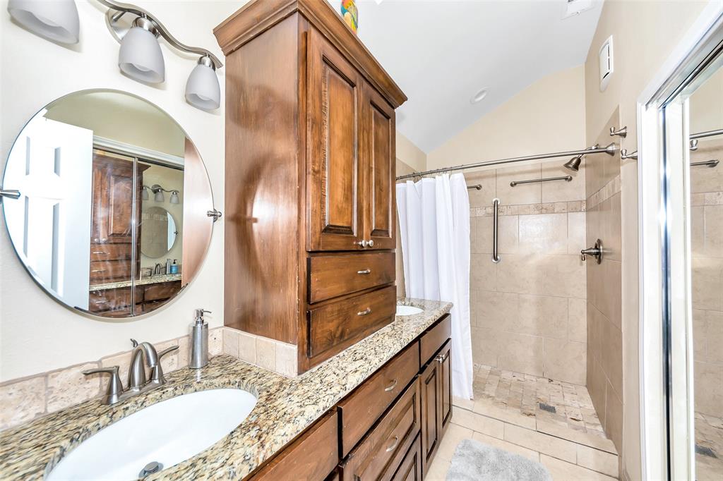 1441 Hampton Road Grapevine, TX 76051 - Photo 18 of 27 Gallery Image 18