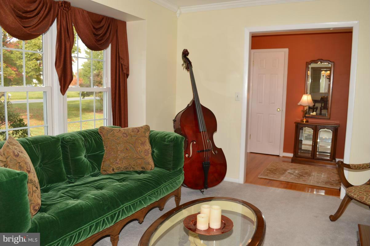 16341 Old Frederick Road Mount Airy, MD 21771 - Photo 10 of 29 Living Room
