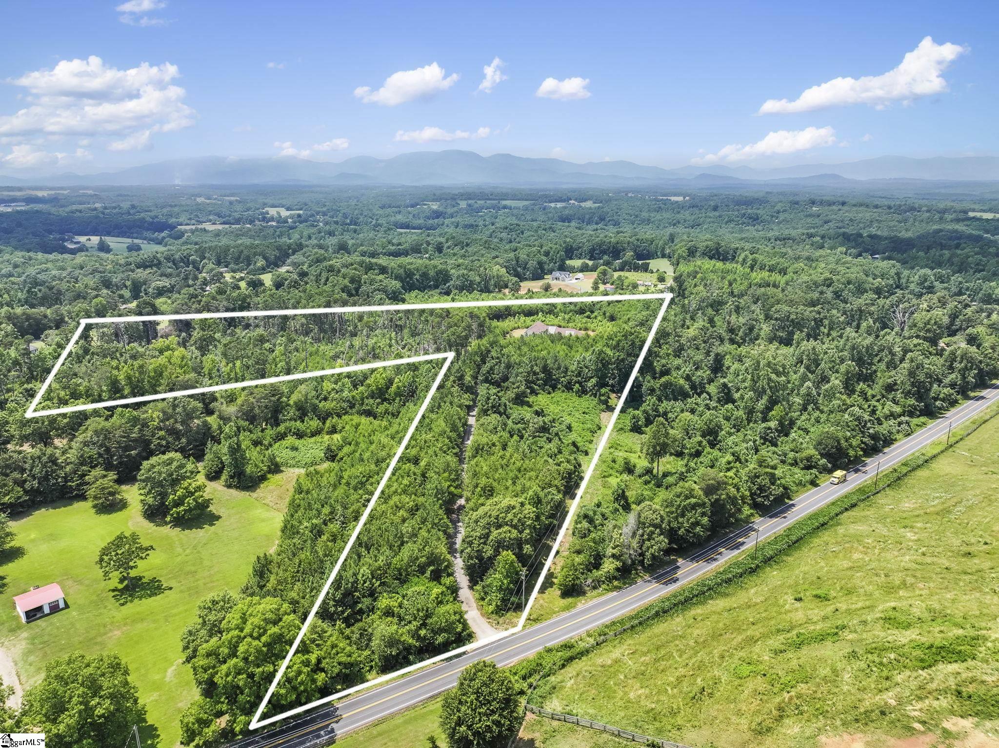 6735 Highway 357 Campobello, SC 29322 - Photo 4 of 50
