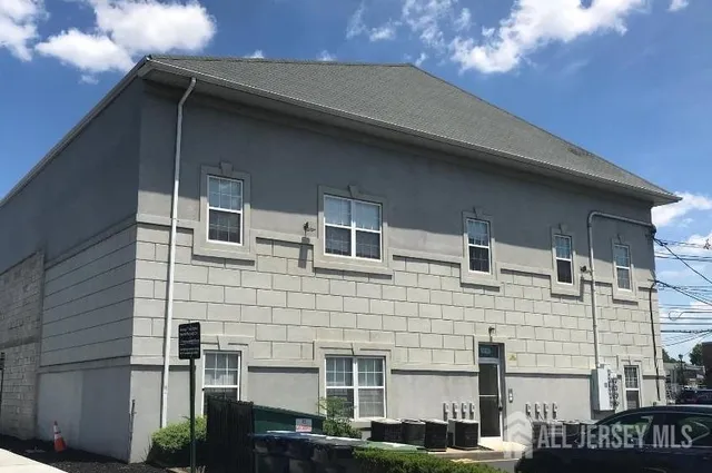 $2,000 | 177 Avenel Street, Unit 1B, Avenel, NJ 07001