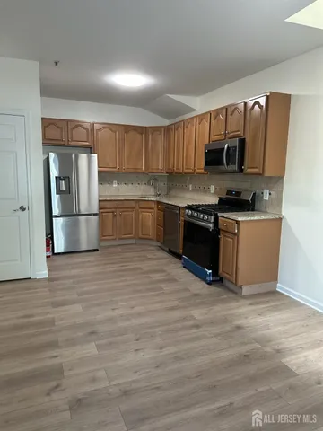 $2,000 | 177 Avenel Street, Unit 1B, Avenel, NJ 07001