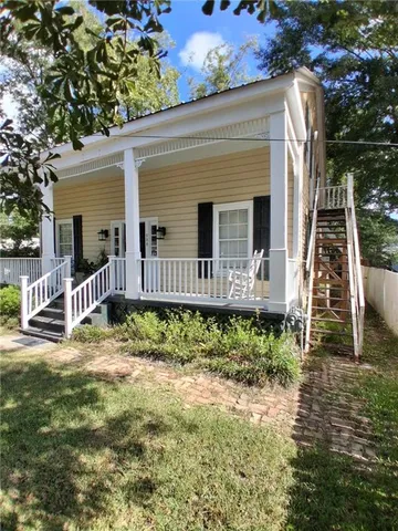 $1,400 | 528 West 13th Avenue, Covington, LA 70433