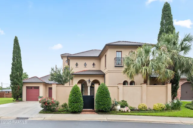 $960,000 | 104 Avallach Drive, Lafayette, LA 70503