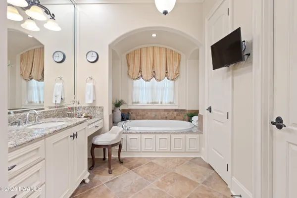 $960,000 | 104 Avallach Drive, Lafayette, LA 70503