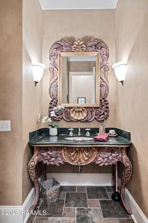 $960,000 | 104 Avallach Drive, Lafayette, LA 70503