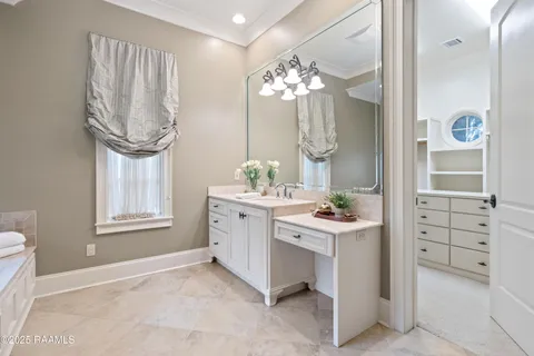 $960,000 | 104 Avallach Drive, Lafayette, LA 70503