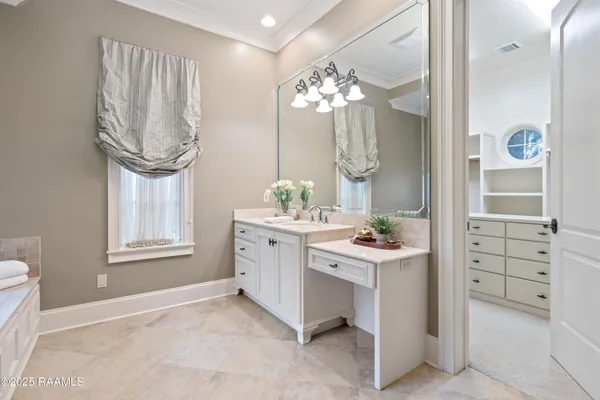 $960,000 | 104 Avallach Drive, Lafayette, LA 70503