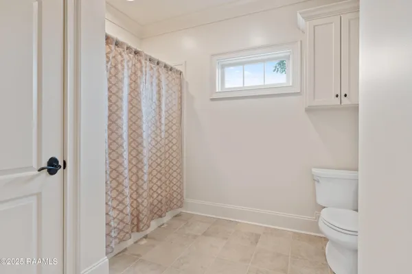 $960,000 | 104 Avallach Drive, Lafayette, LA 70503