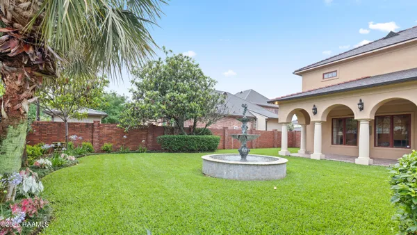 $960,000 | 104 Avallach Drive, Lafayette, LA 70503