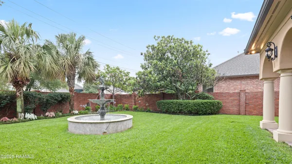$960,000 | 104 Avallach Drive, Lafayette, LA 70503