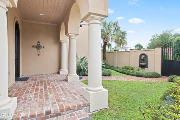 $960,000 | 104 Avallach Drive, Lafayette, LA 70503