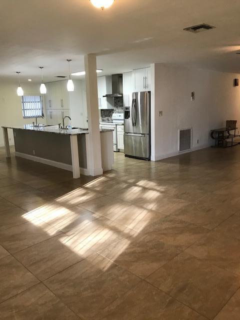357 Knob Hill Boulevard Boca Raton, FL 33431 - Photo 8 of 26 Kitchen