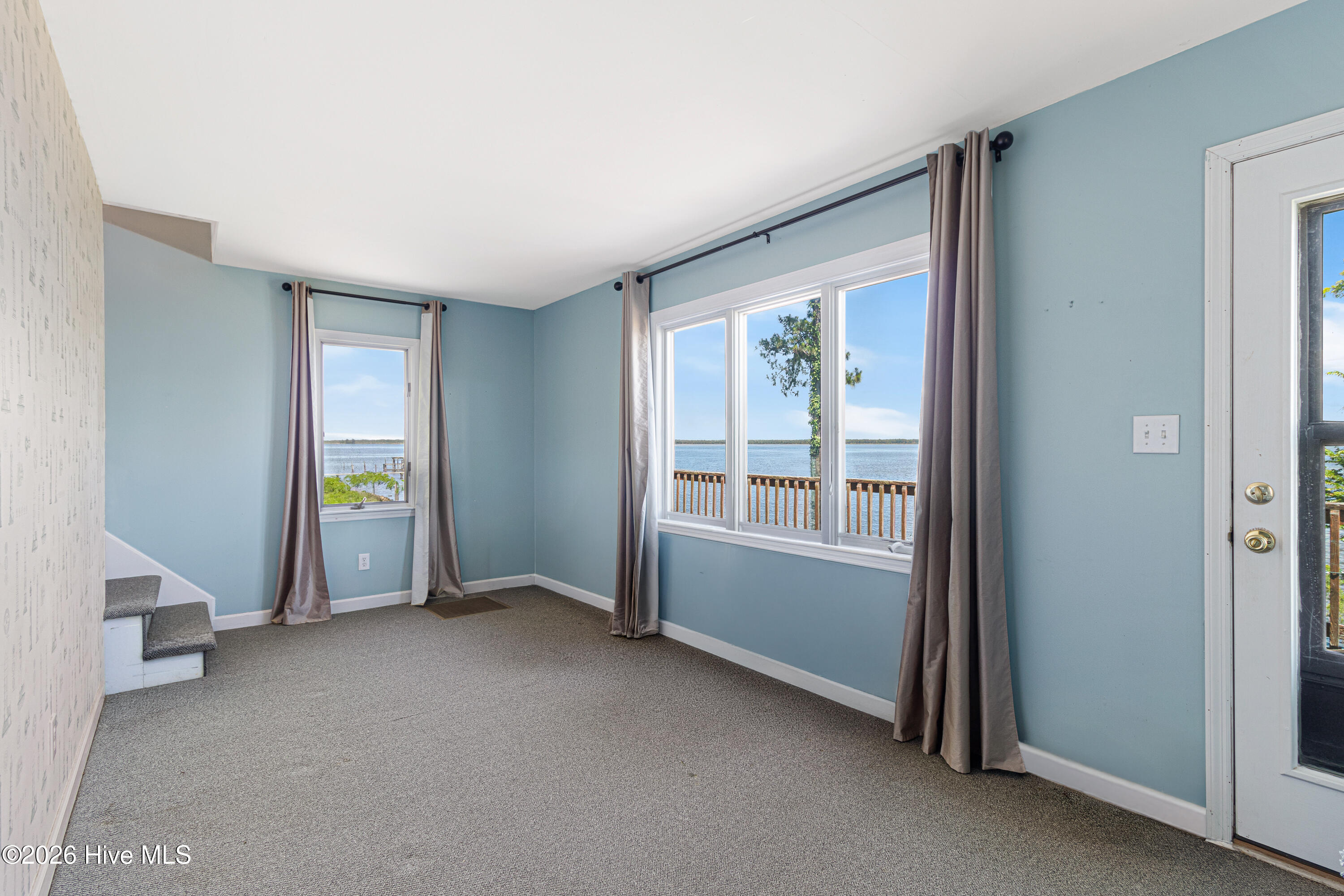 4100 North Rivershore Drive New Bern, NC 28560 - Photo 53 of 87 Guest House Living Room