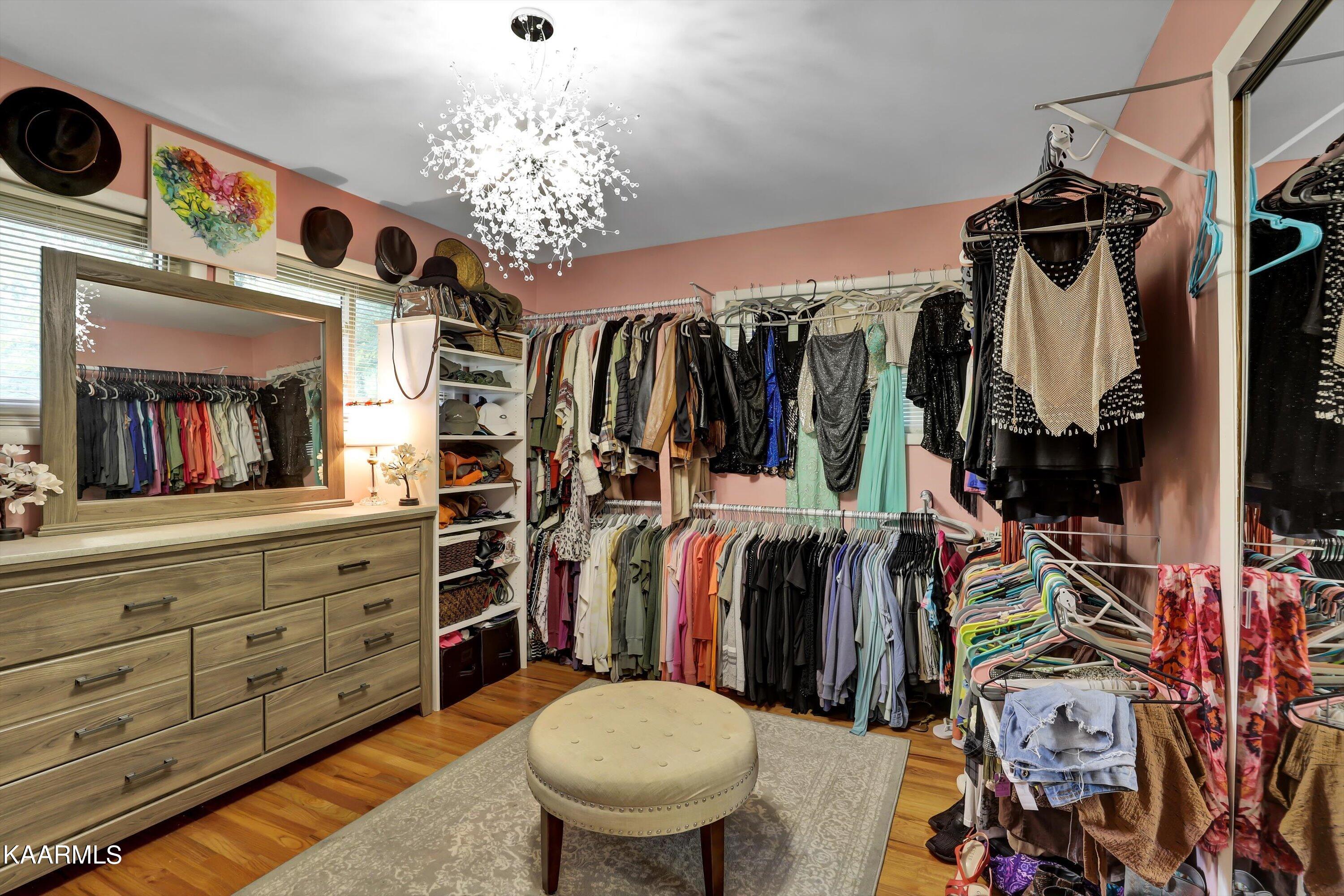 104 East Melbourne Road Oak Ridge, TN 37830 - Photo 6 of 14 Huge walk-in closet