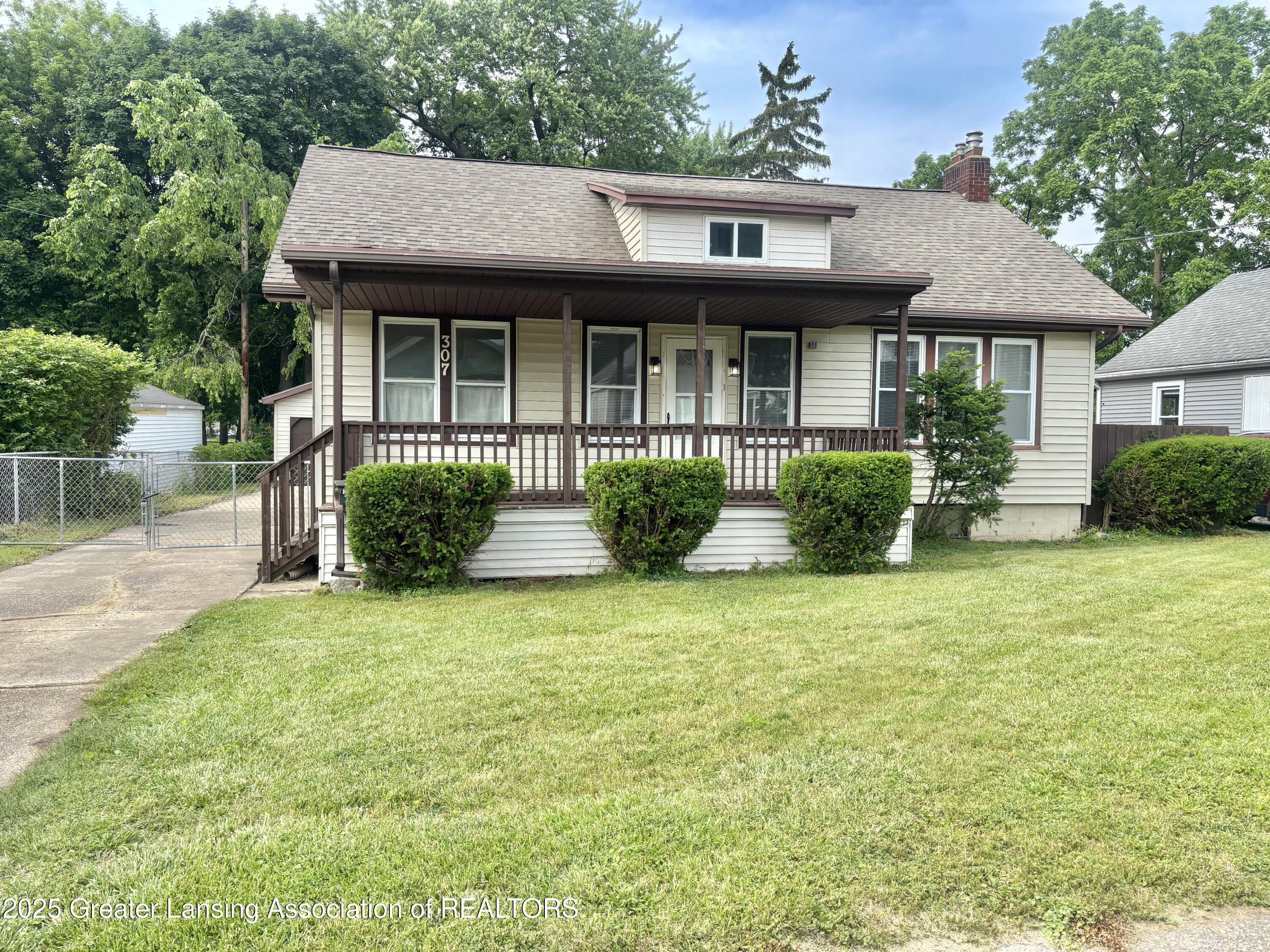 307 Riley Street Lansing, MI 48910 - Photo 1 of 25 IMG_6281