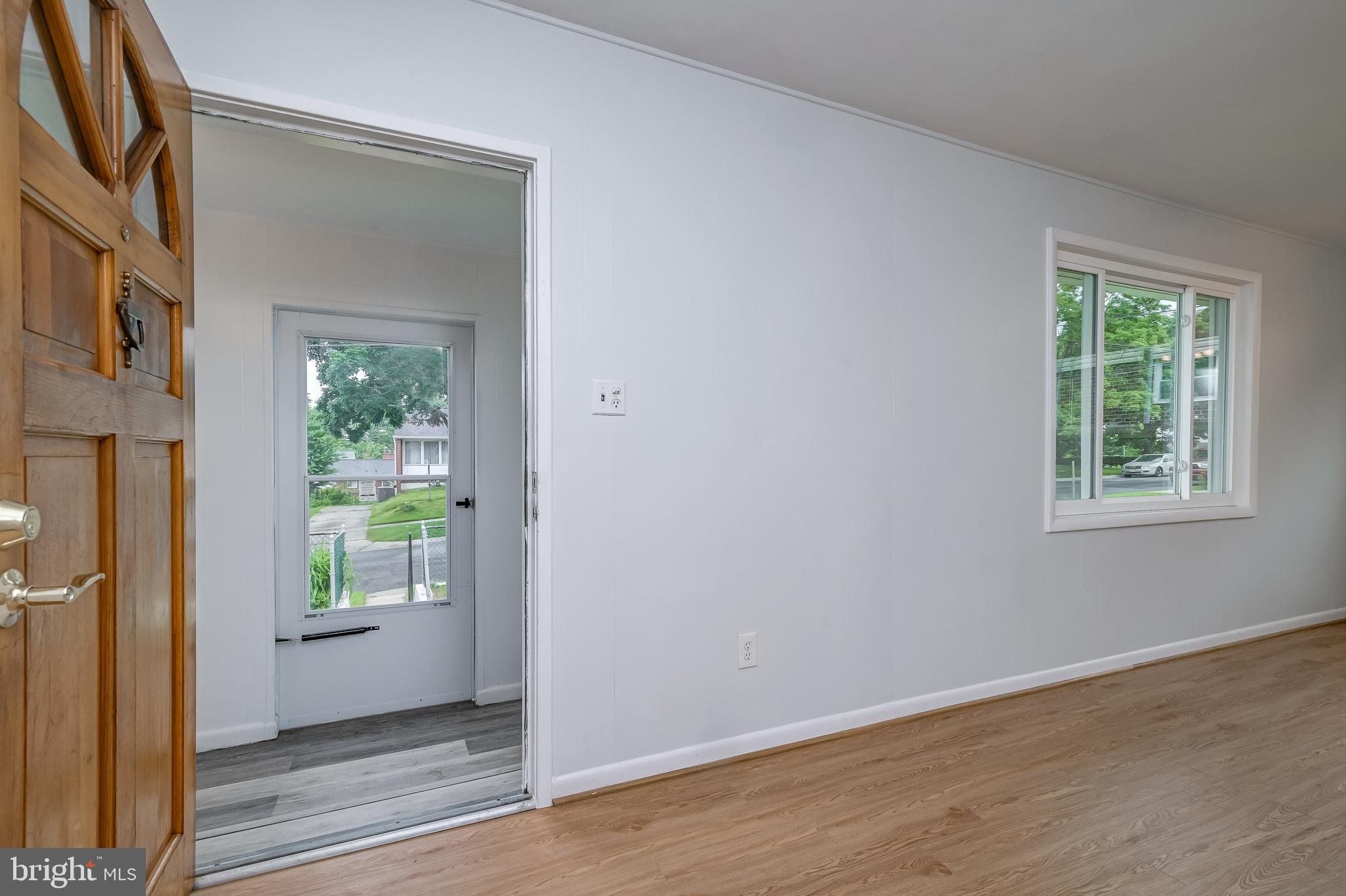 3808 Greenly Street Silver Spring, MD 20906 - Photo 12 of 52 Entry foyer