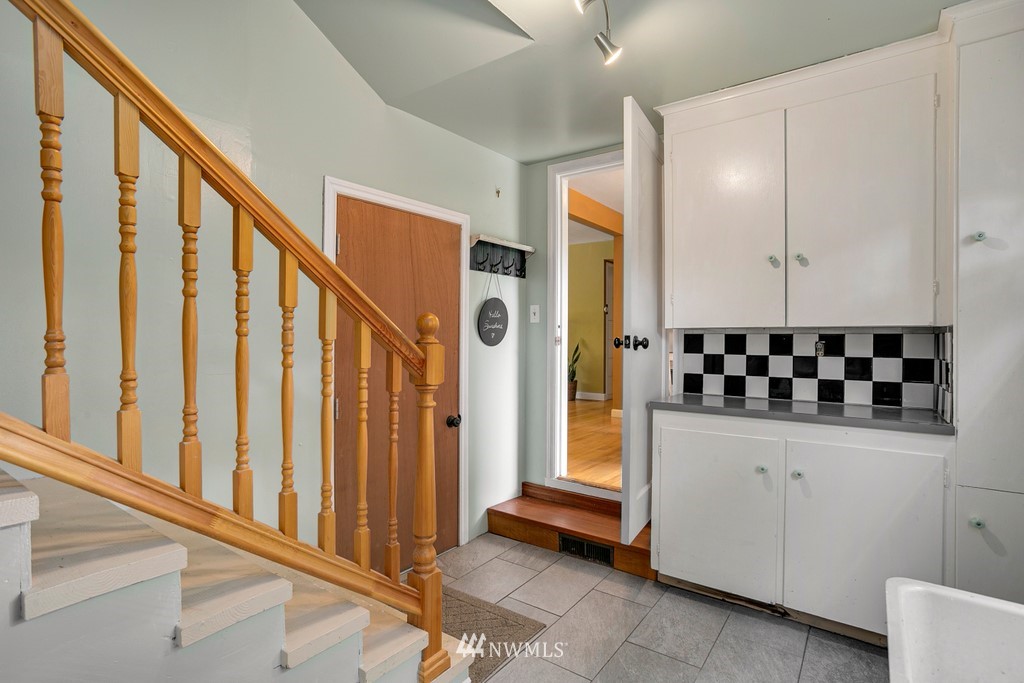 3919 Southwest Rose Street Seattle, WA 98136 - Photo 17 of 26 Gallery Image 17