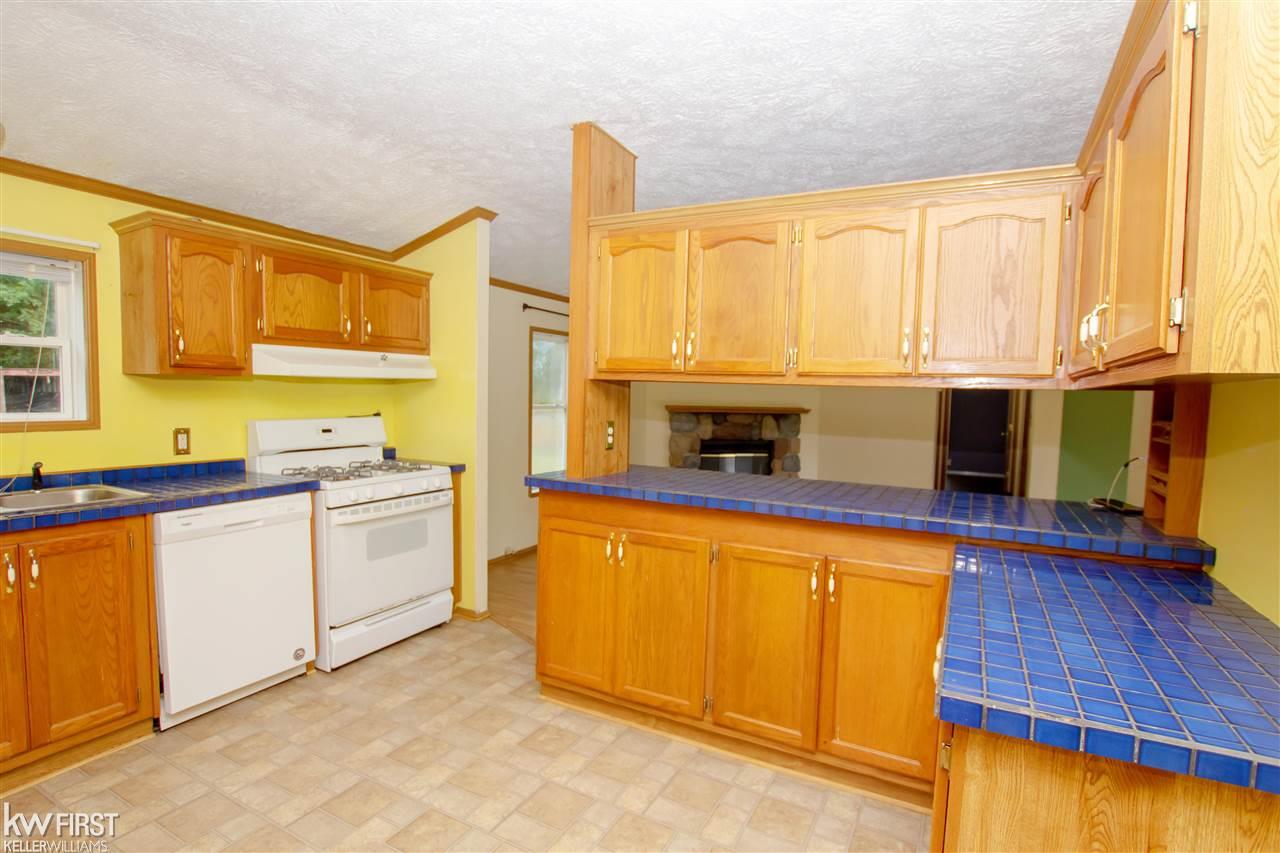 9416 East Richfield Road Davison, MI 48423 - Photo 10 of 25 50048079-9.JPG