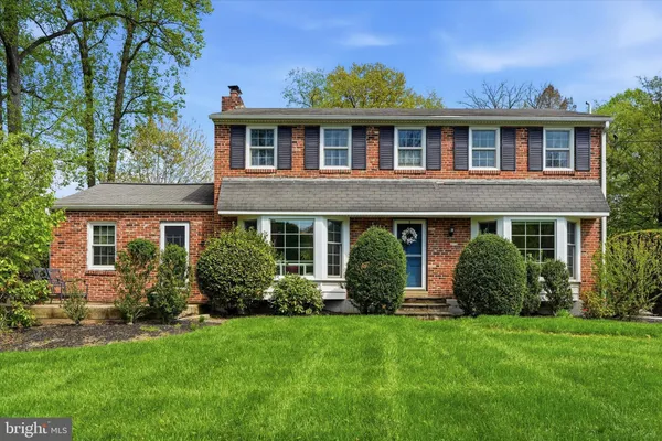 $1,000,000 | 647 Fernfield Circle, Wayne, PA 19087
