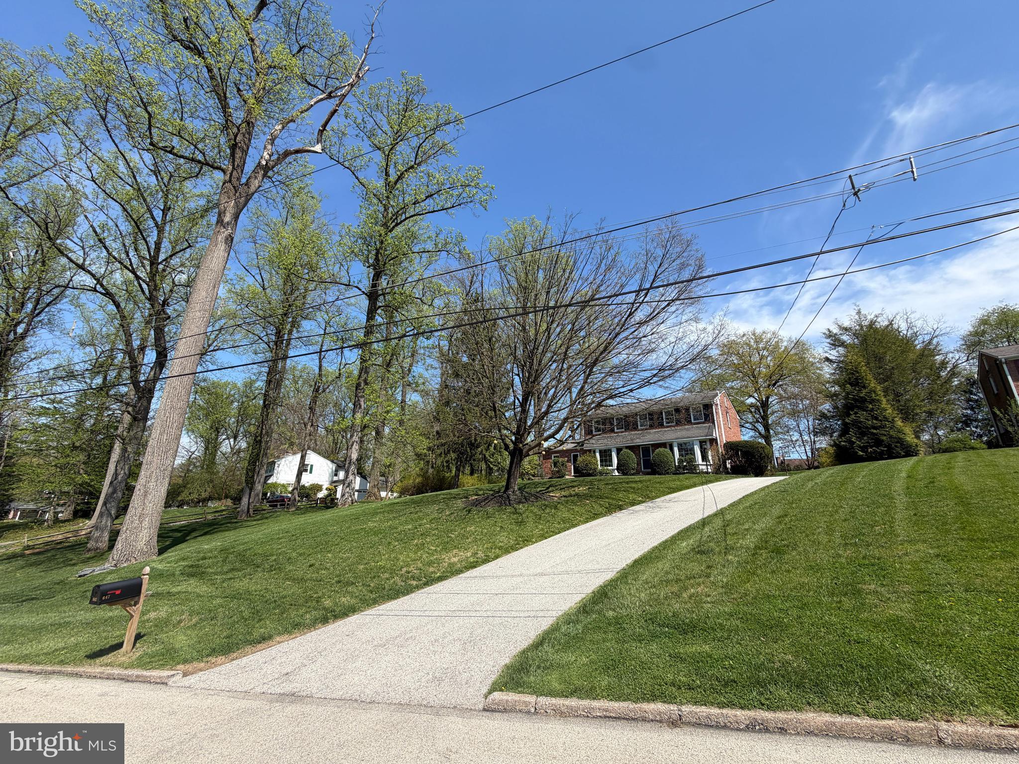 647 Fernfield Circle Wayne, PA 19087 - Photo 3 of 12