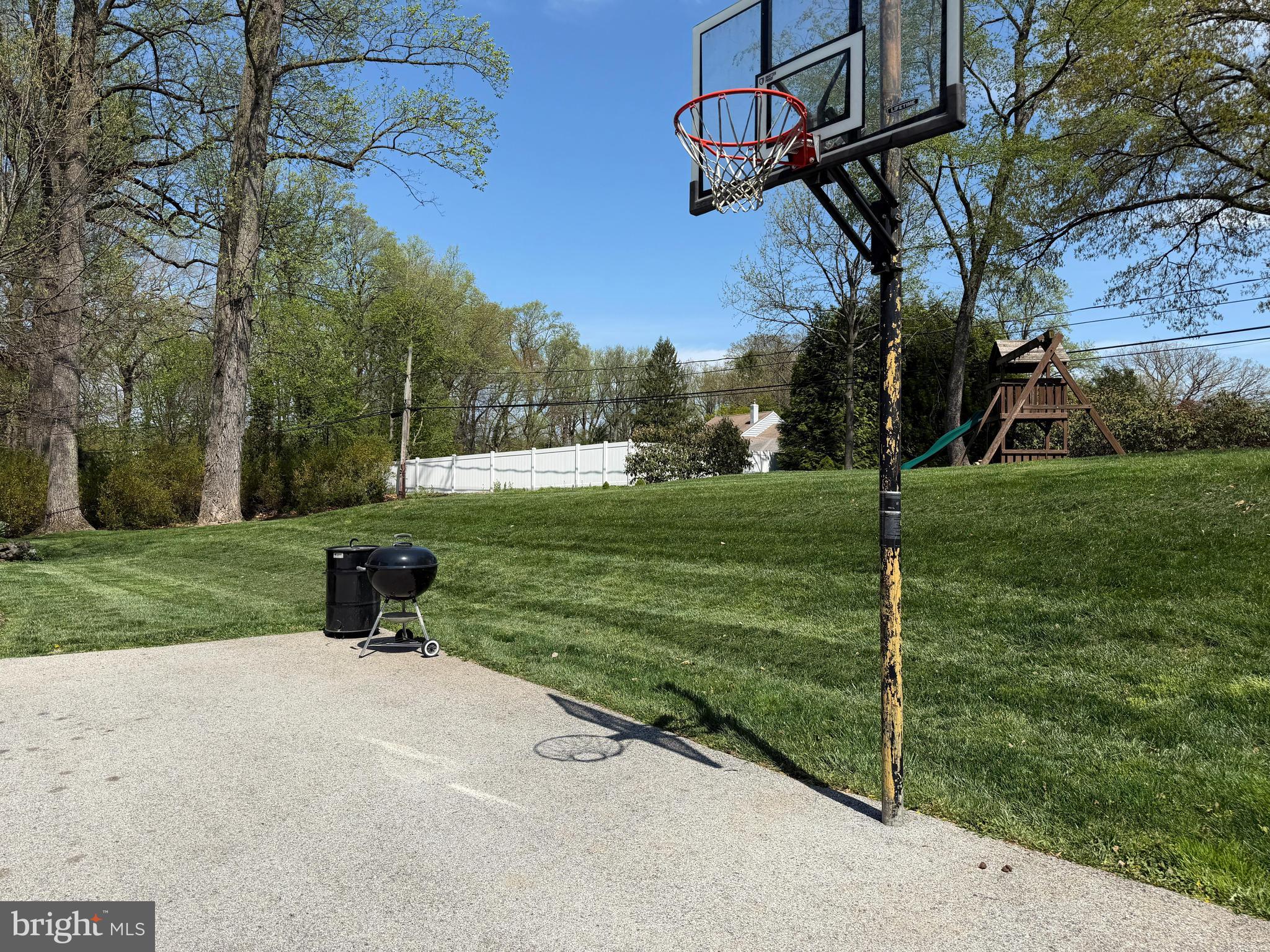 647 Fernfield Circle Wayne, PA 19087 - Photo 8 of 12