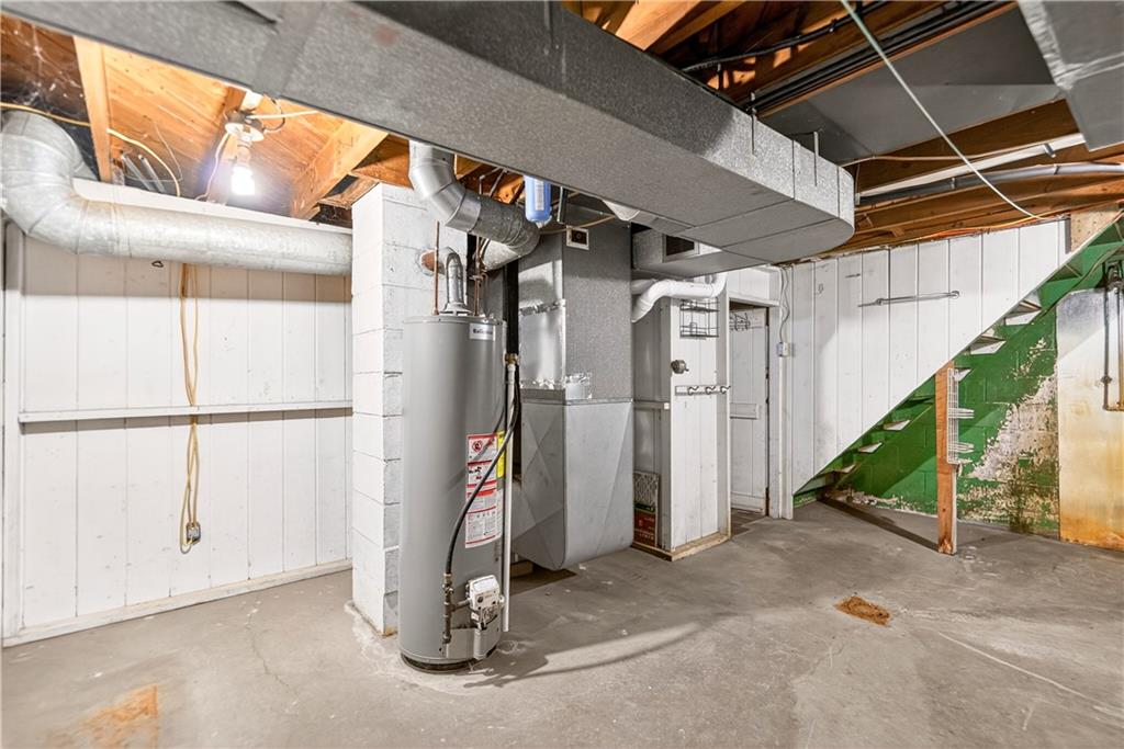 126 Bakers Lane Apollo, PA 15613 - Photo 20 of 28 a view of a room with wooden walls