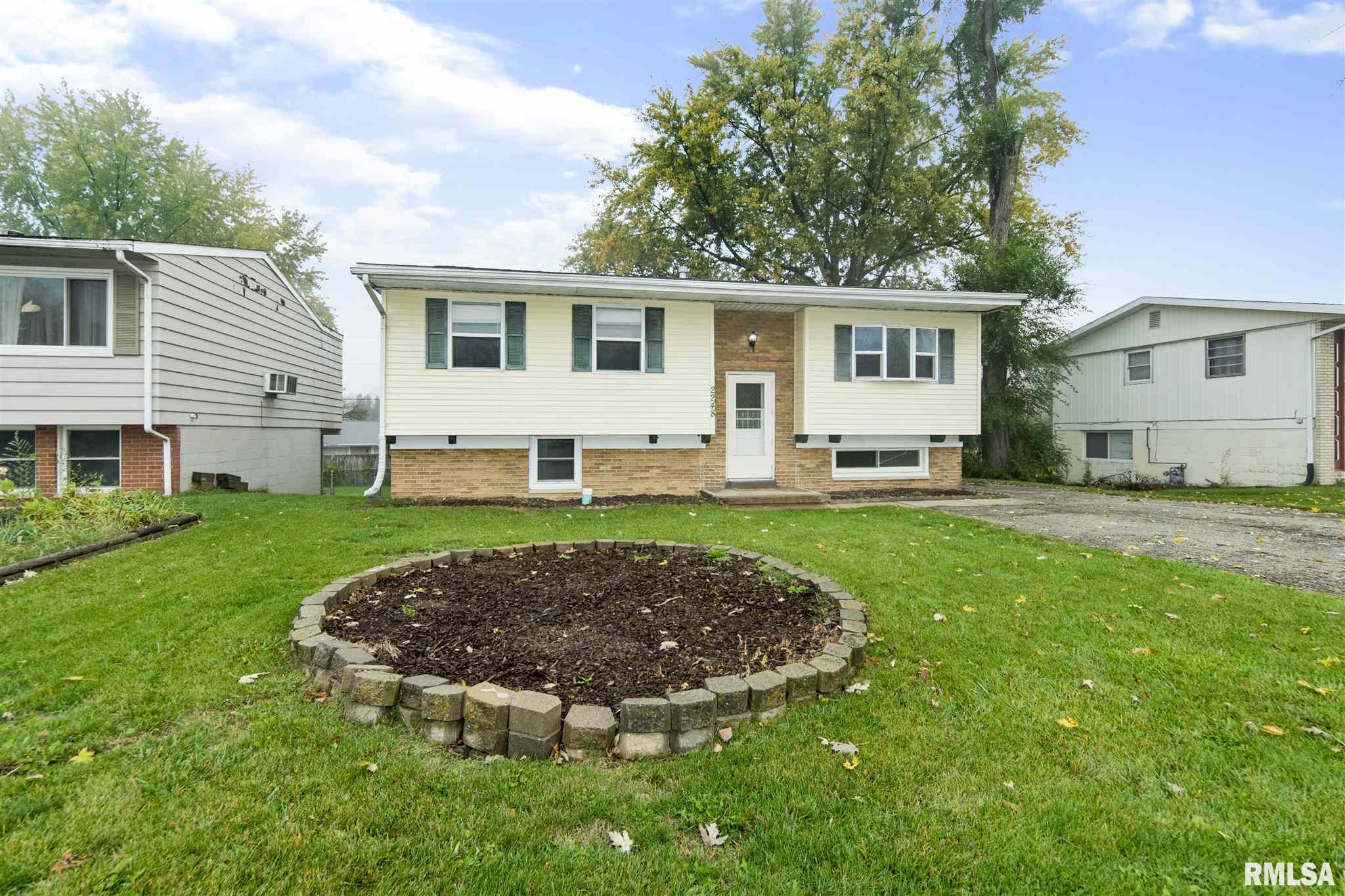 2248 Washington Road Washington, IL 61571 - Photo 1 of 38 Gallery Image 1
