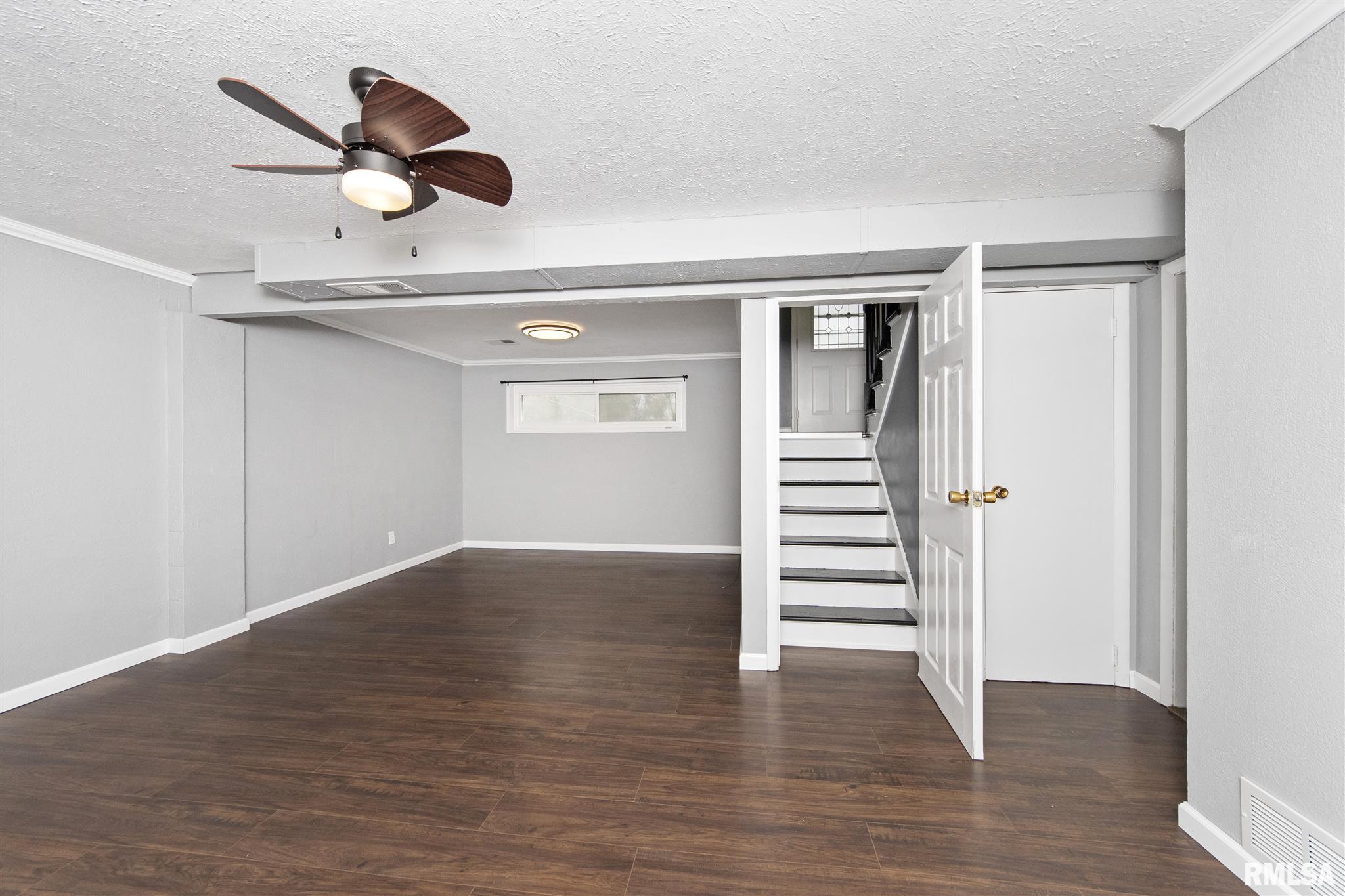 2248 Washington Road Washington, IL 61571 - Photo 21 of 38 Gallery Image 21