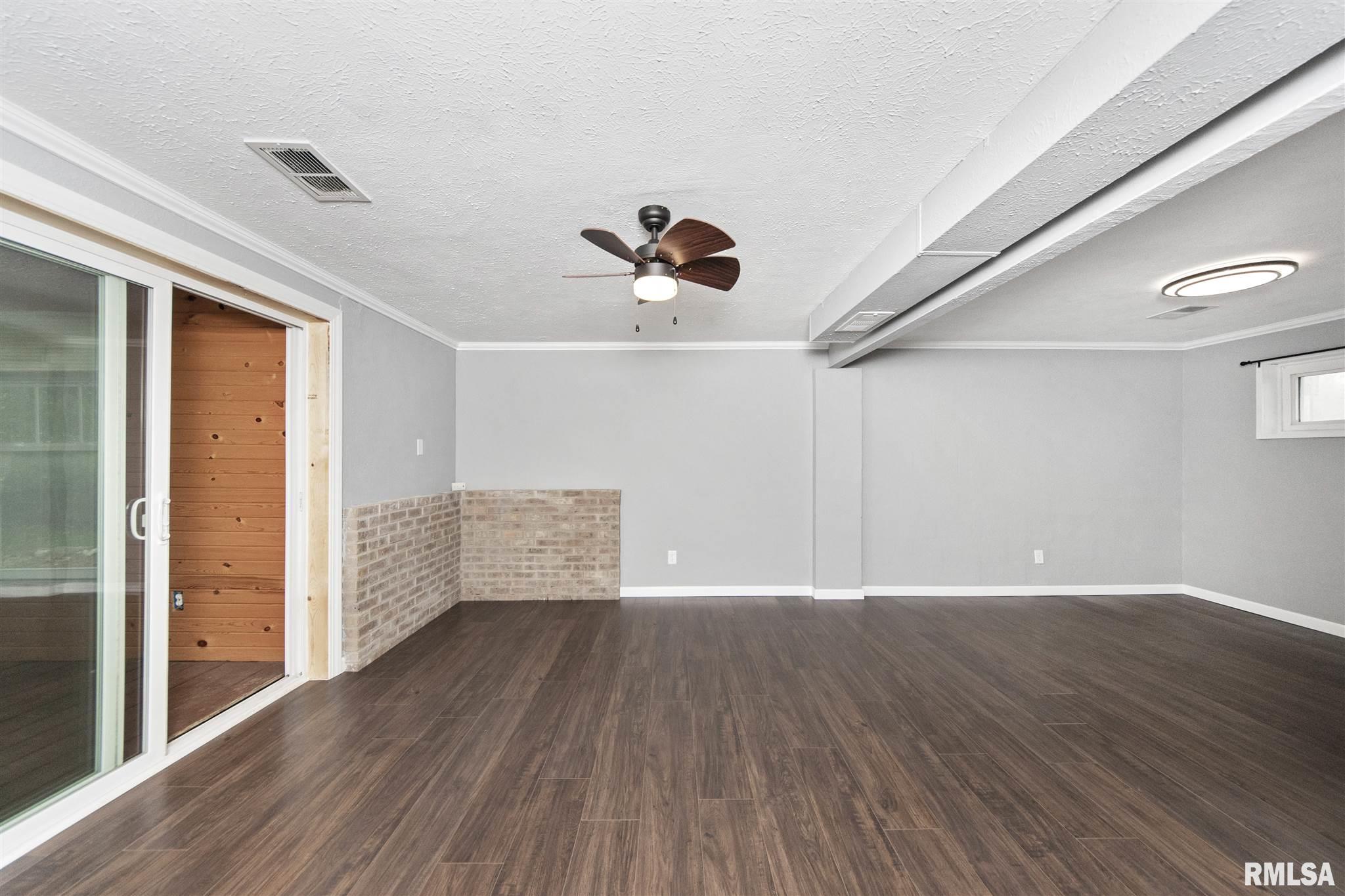 2248 Washington Road Washington, IL 61571 - Photo 24 of 38 Gallery Image 24