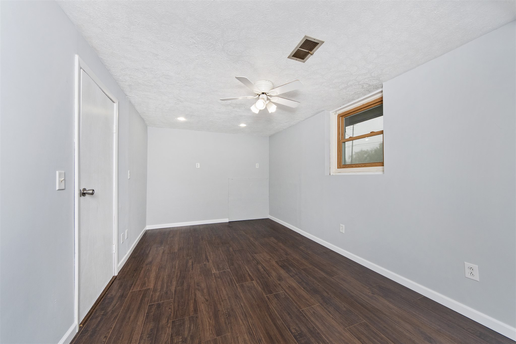 2248 Washington Road Washington, IL 61571 - Photo 29 of 38 Gallery Image 29