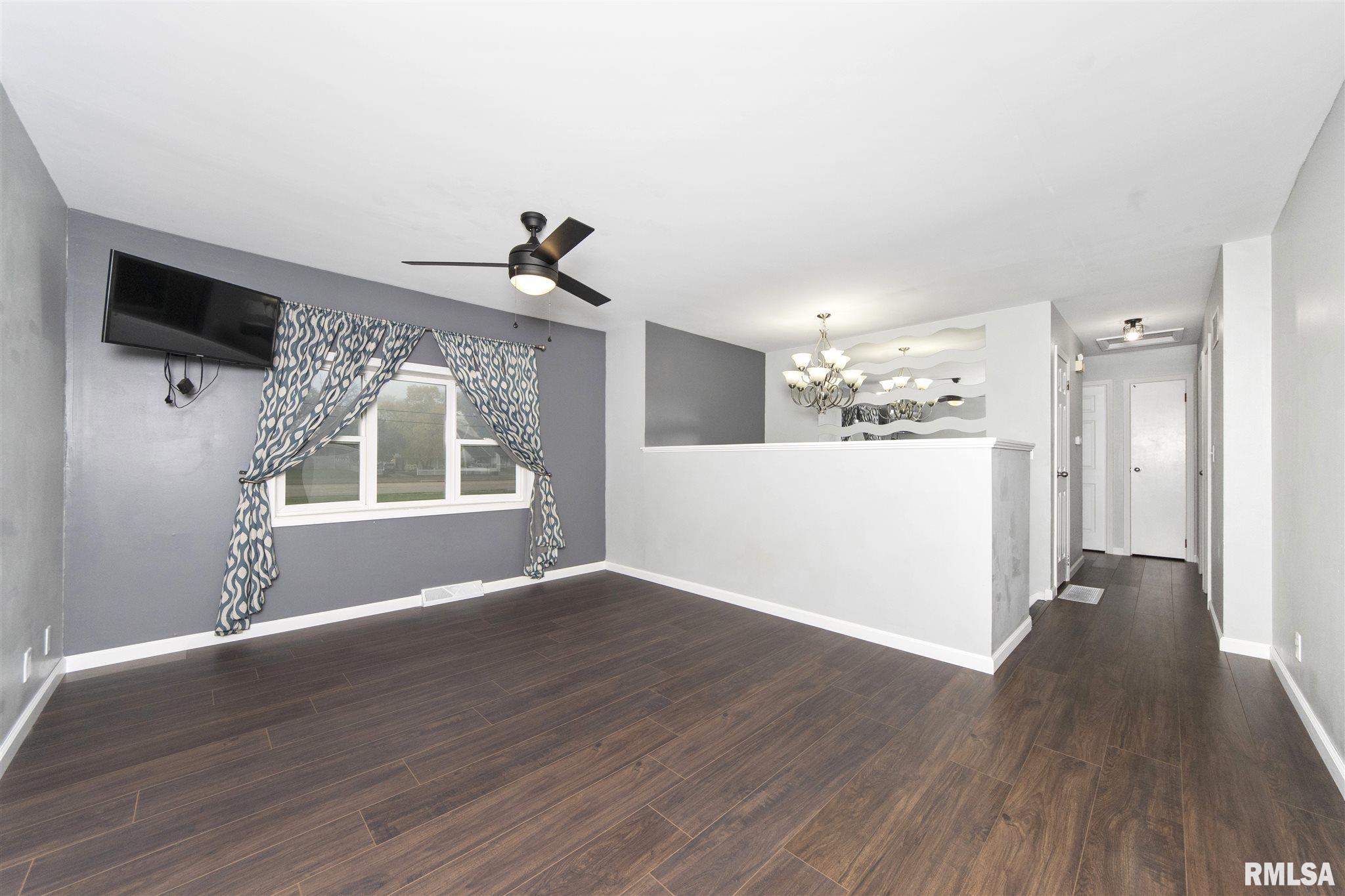 2248 Washington Road Washington, IL 61571 - Photo 6 of 38 Gallery Image 6