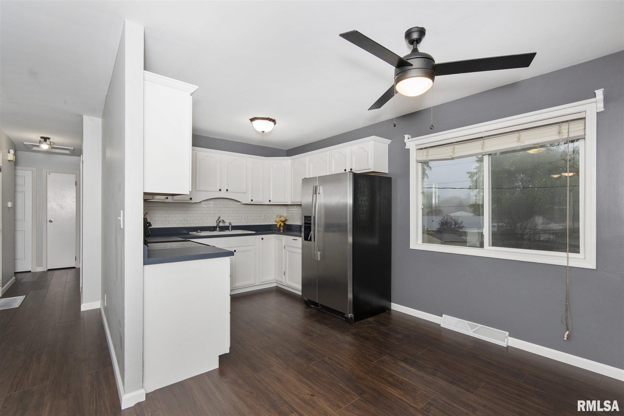 2248 Washington Road Washington, IL 61571 - Photo 10 of 38 Gallery Image 10