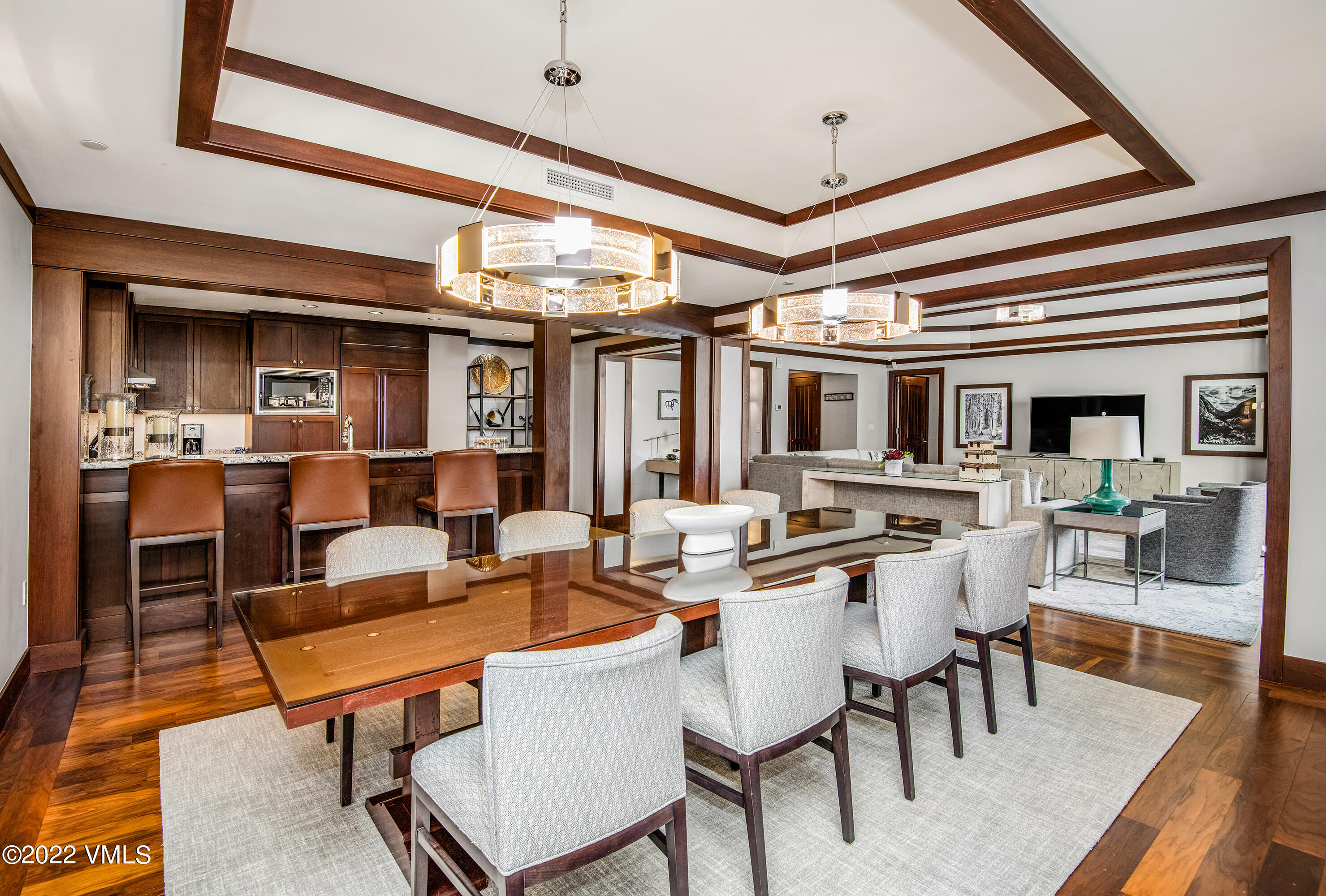 1 Vail Road, Unit 7105A Vail, CO 81657 - Photo 6 of 39 Dining room and kitchen