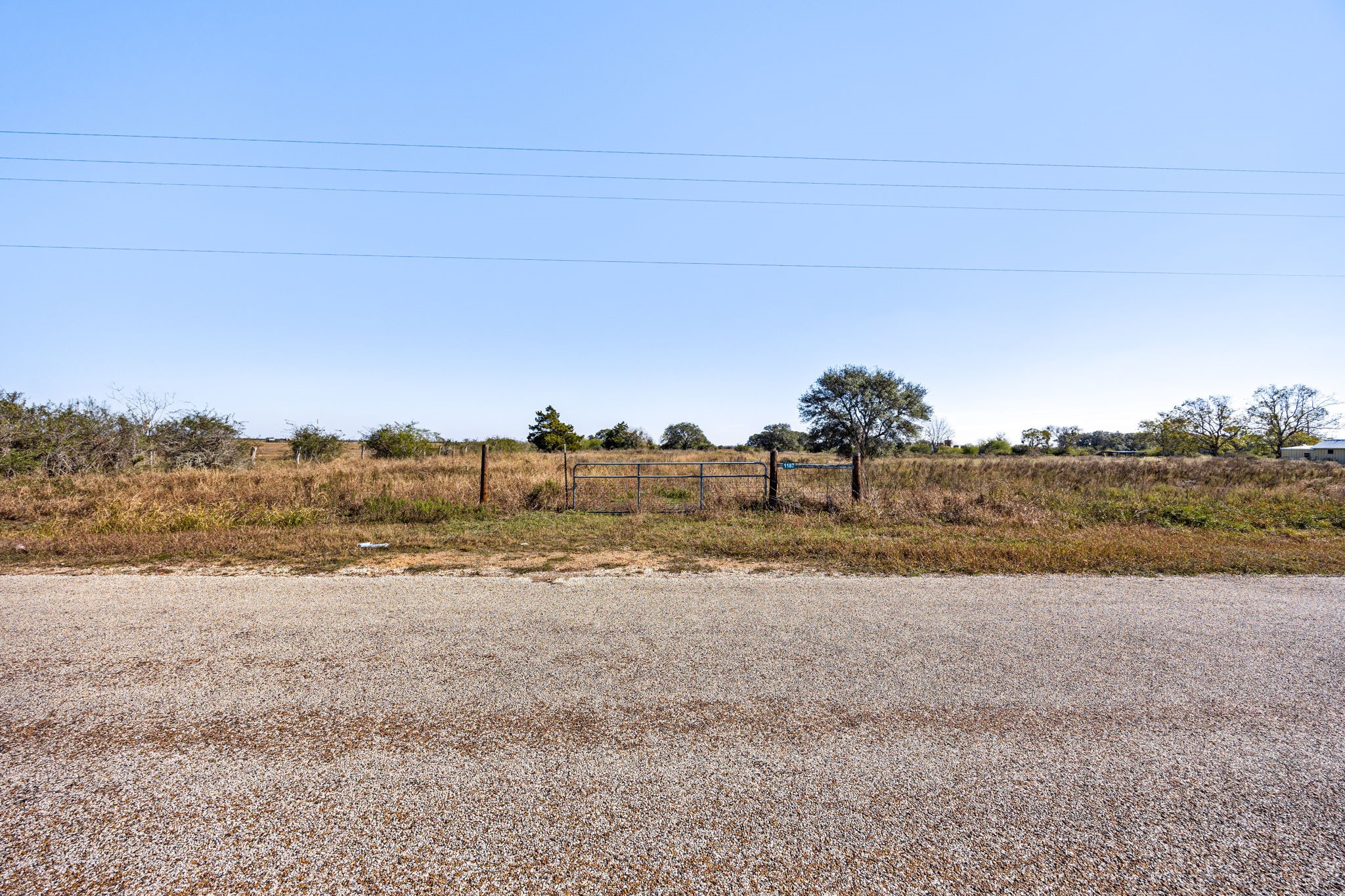 1187-1201 Ramsey Road Alleyton, TX 78935 - Photo 25 of 32 a view of beach and ocean