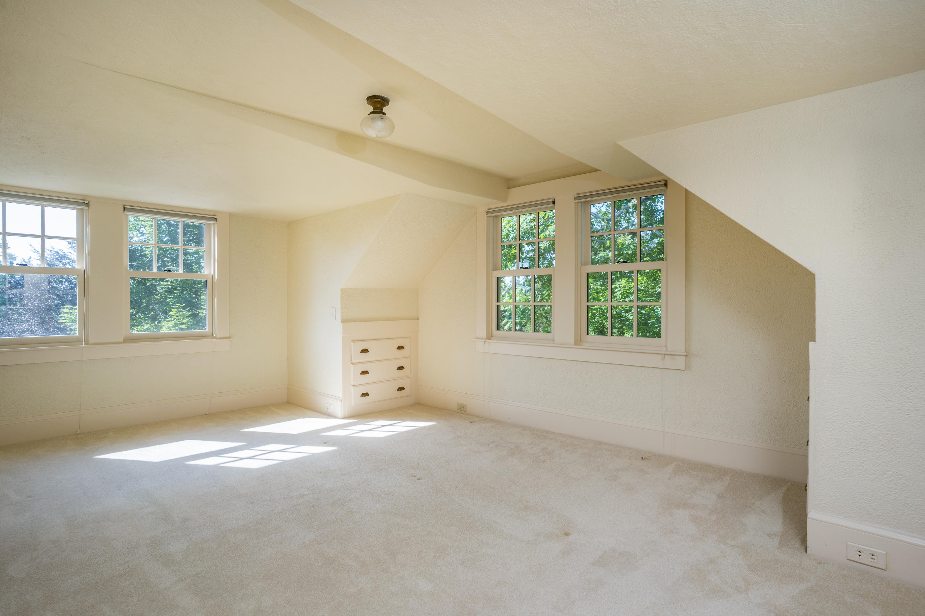 268 Elm Road Falmouth, MA 02540 - Photo 14 of 29 an empty room with windows