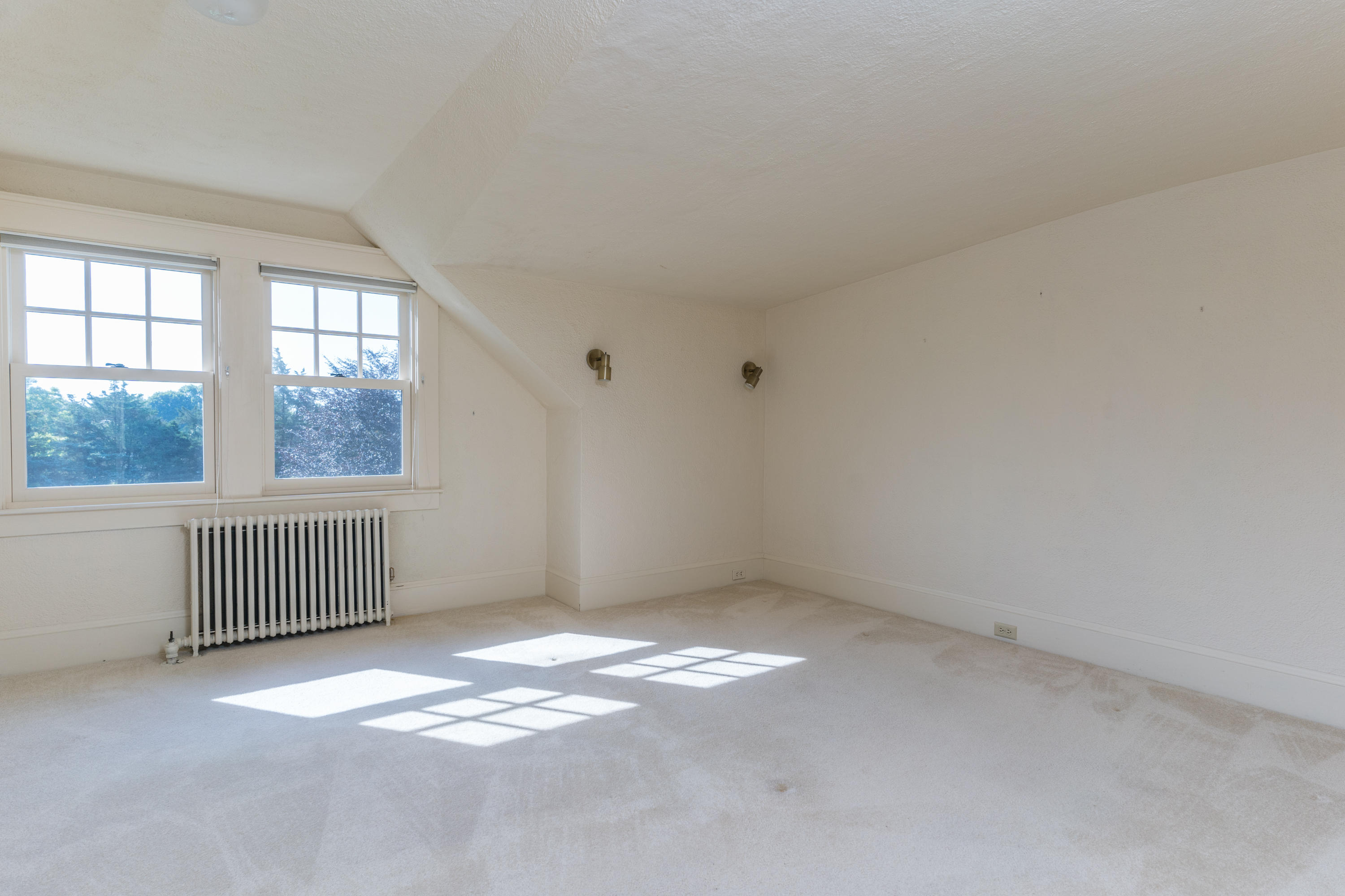 268 Elm Road Falmouth, MA 02540 - Photo 17 of 29 an empty room with a window