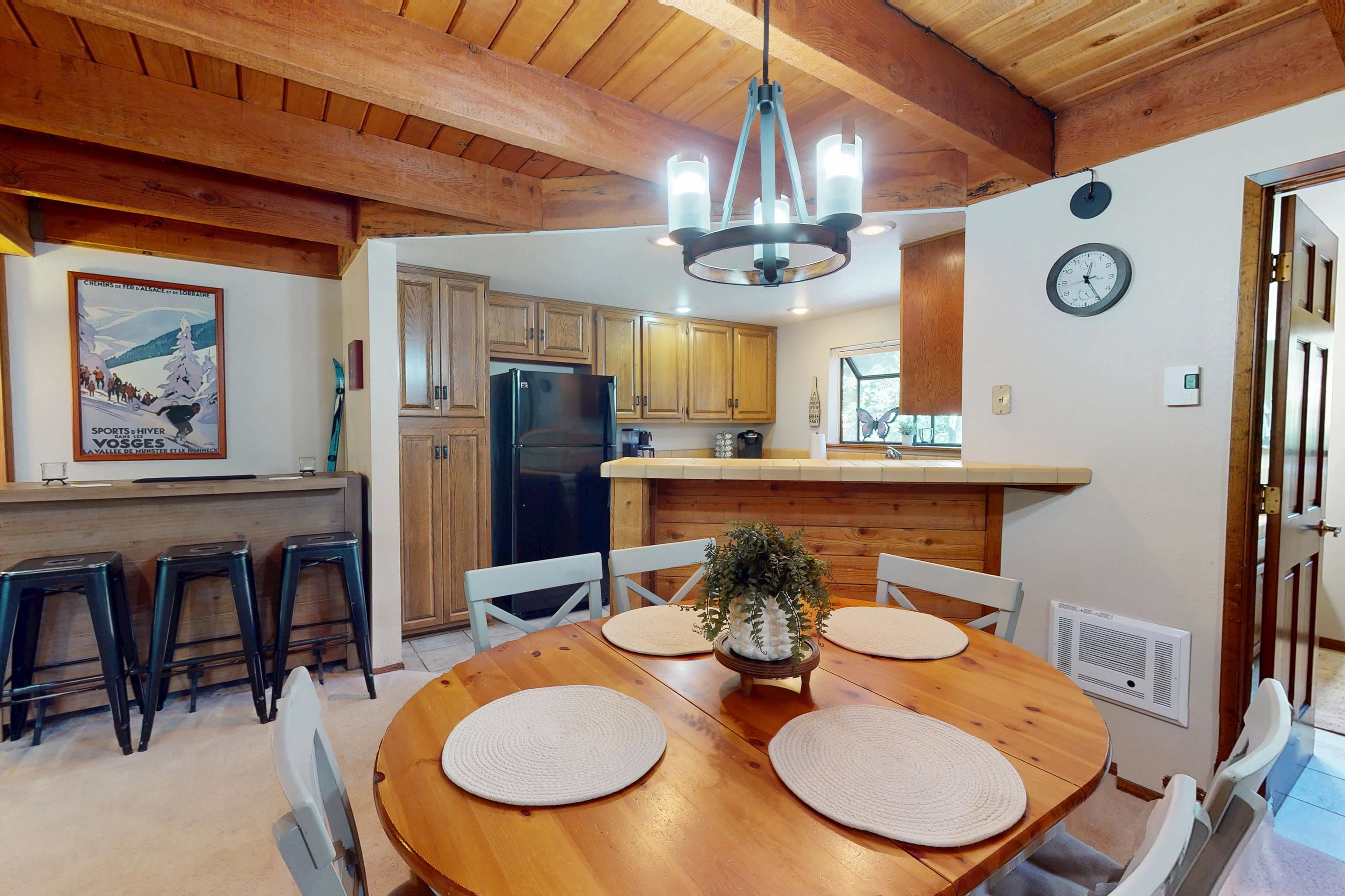 4710 Minaret Road, Unit 22 Mammoth Lakes, CA 93546 - Photo 7 of 32 Gallery Image 7