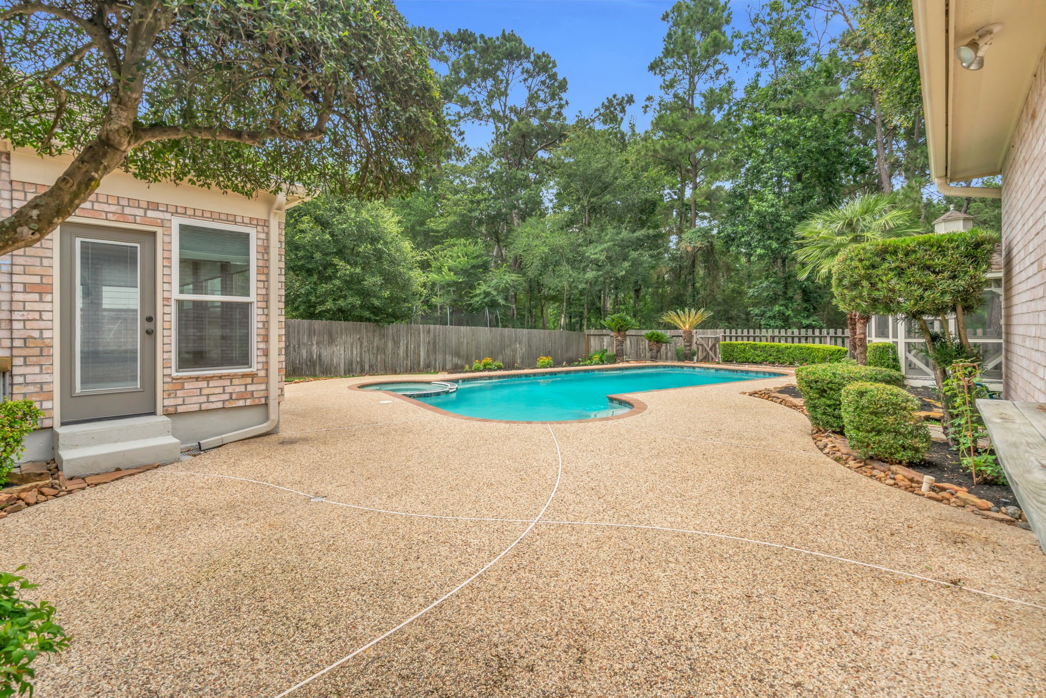 142 West Shadowpoint Circle The Woodlands, TX 77381 - Photo 37 of 50